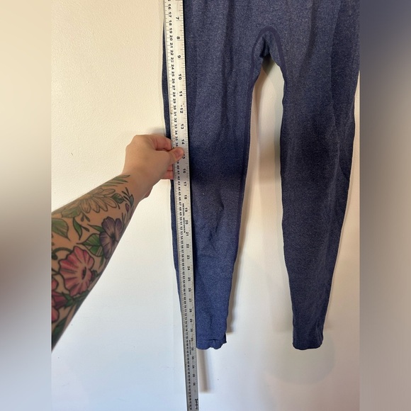 NVGTN GREY/Blue High Waisted Seamless Contouring Leggings - Picture 4 of 8